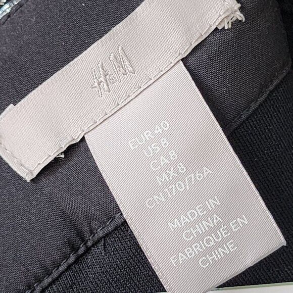 Women's Size 8 Metallic Mini Skirt | Lined | Silver | H&M | Back Zipper | NYE - Picture 7 of 9